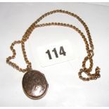 An antique 9ct gold chain & locket, tota