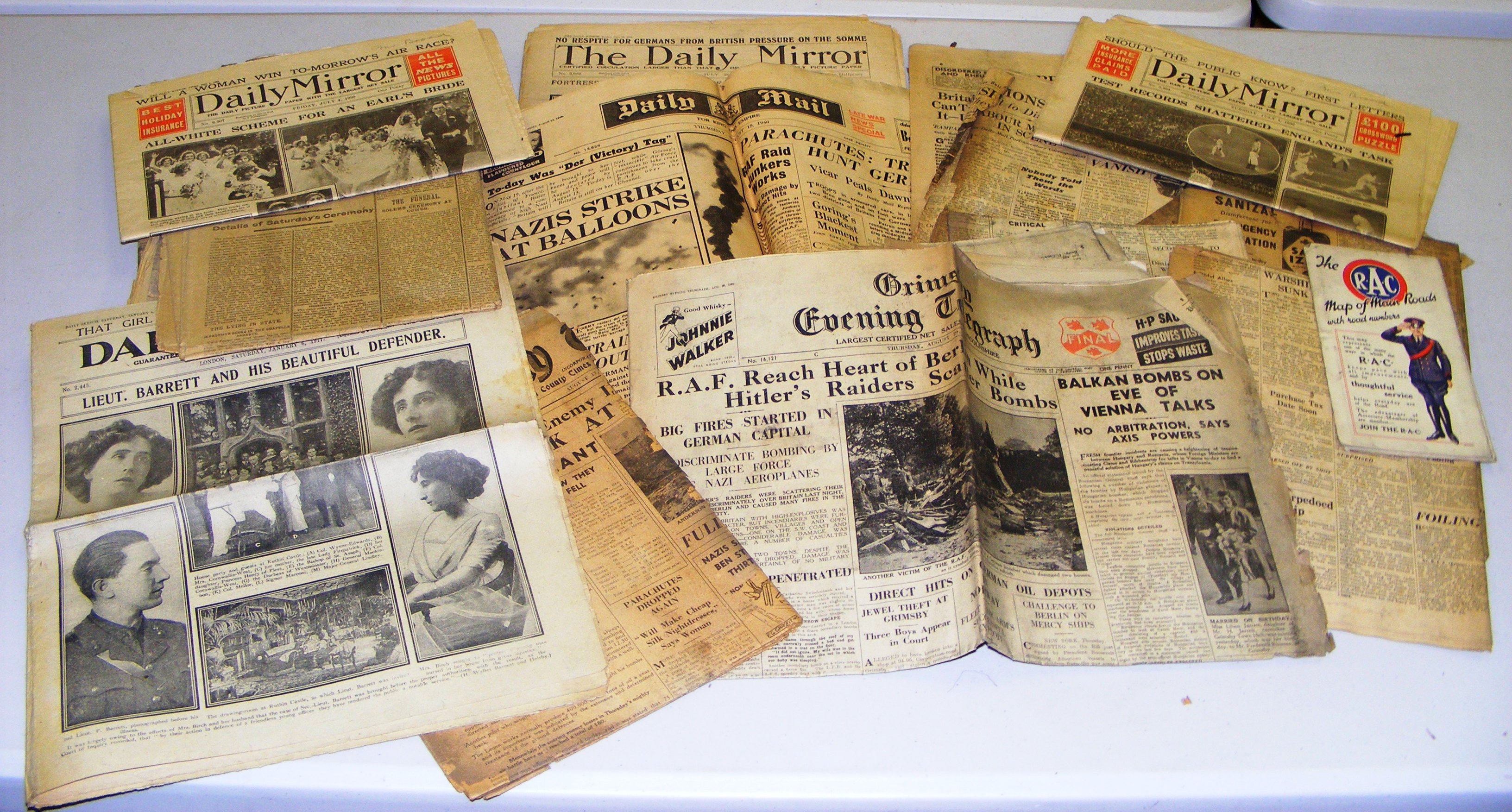 A collection of 1940's vintage newspapers including the Grimsby Evening Telegraph, Daily Mirror with - Image 2 of 2