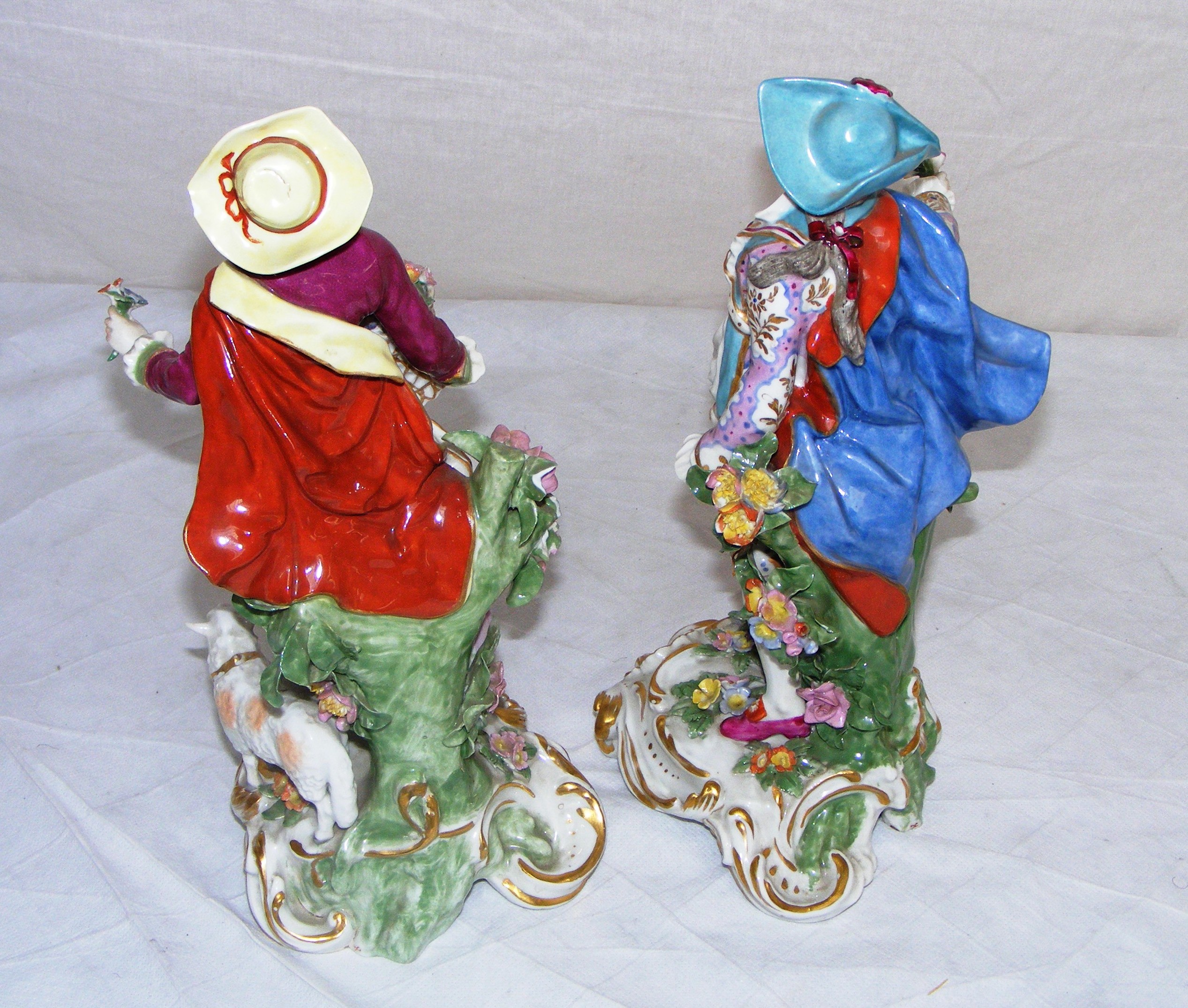 A pair of late 19th / early 20th century porcelain figurines, probably by Samson of Paris. Each 33cm - Image 3 of 6