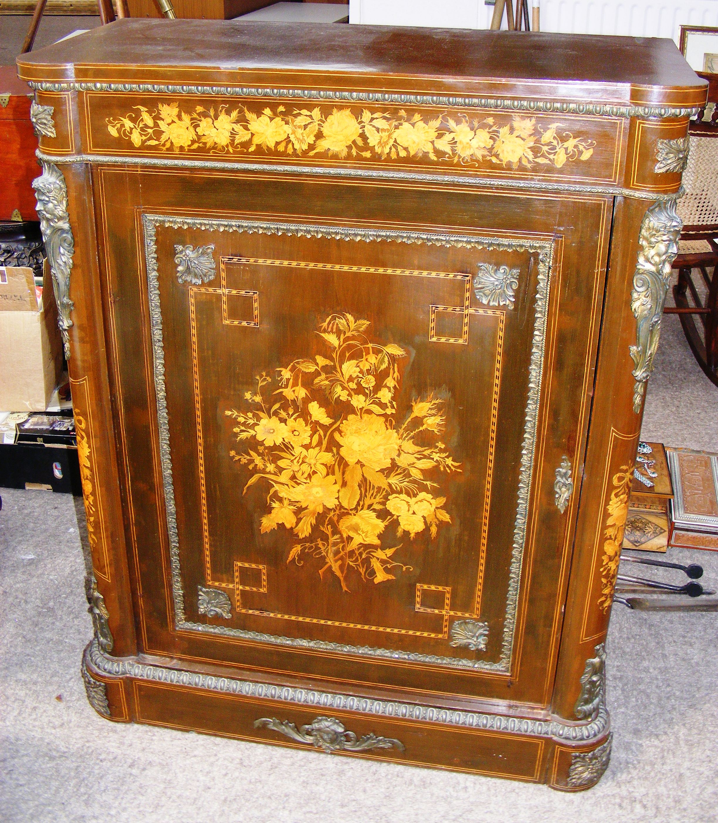 A superb quality marquetry inlaid & gilt bound pier cabinet. - Image 2 of 4