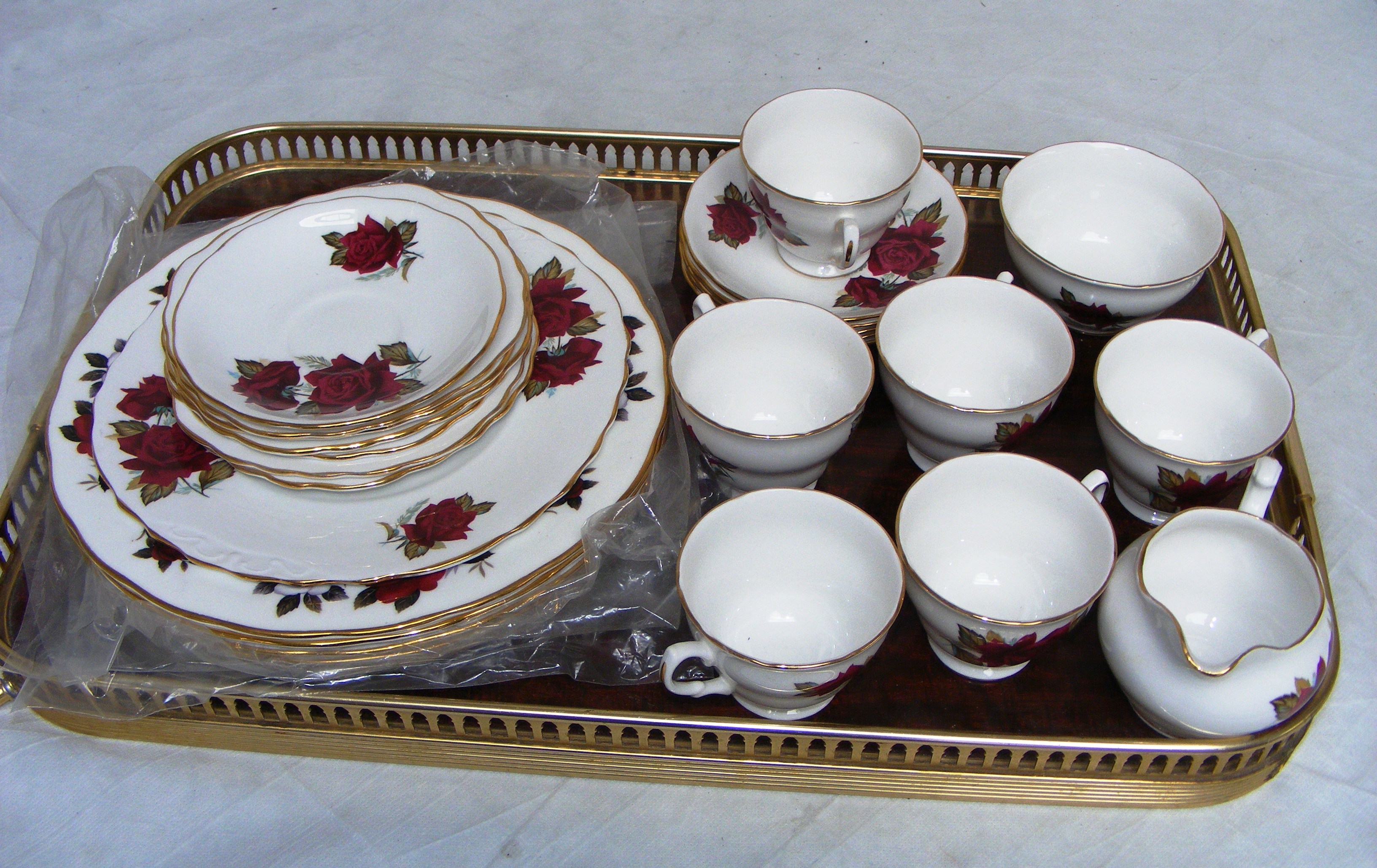 A Royal Vale porcelain 21 piece sandwich set. CONDITION REPORT: Note: we do not offer an in house - Image 2 of 2
