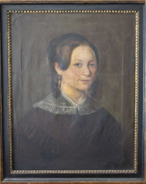 Ecole française du 18e siècle	 "Portrait de jeune dame"	 huile sur toile	 (deux réparations à la