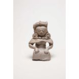 Culture Maya, ca 550-950 ap. J.C.  Guatemala.  Statuette représentant une femme agenouillée