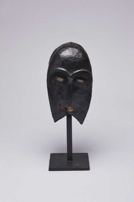 Kwele (Gabon) - Rare et intéressante sculpture en forme de masque "janus", à face concave sous les - Image 2 of 2