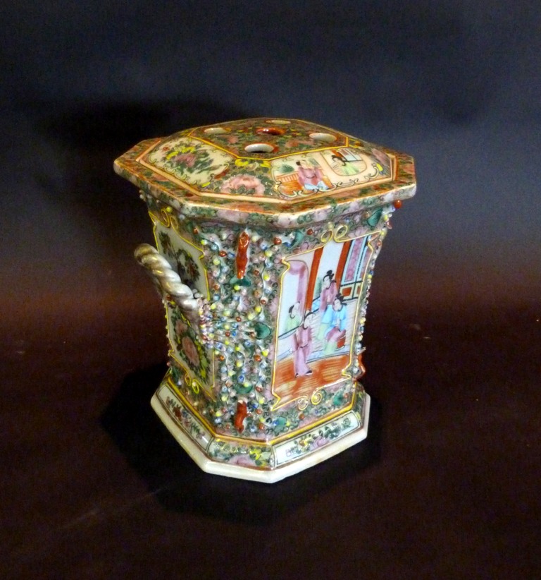 A 19th Century Canton Bough Pot with Cov - Image 2 of 2