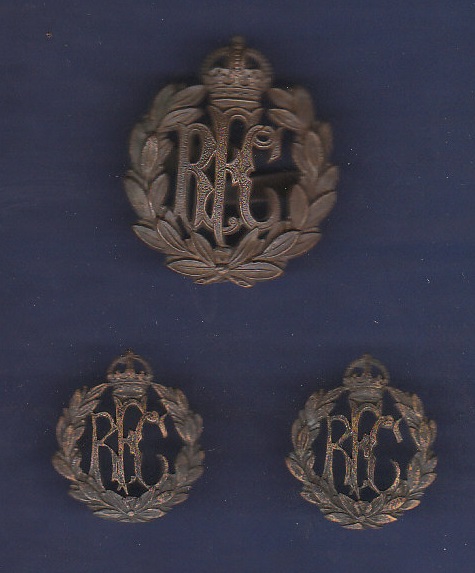 WWI Period Royal Flying Corps Cap badge and collar badges. (Brass) VF