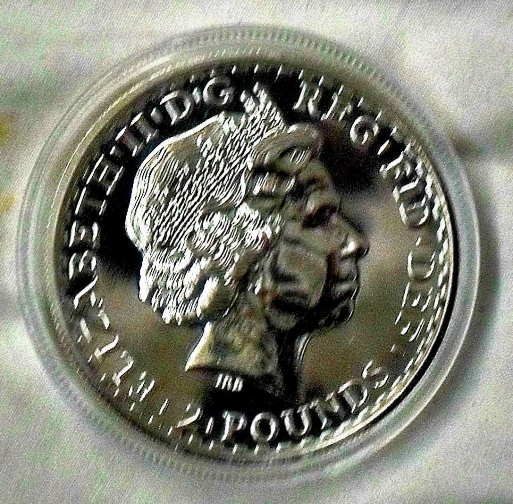 Great Britain 2003 Silver Britannia £2- 1oZ Silver, Sp4512 Royal Mint. - Image 2 of 3