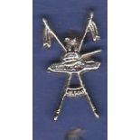 Indian 71st Armoured Regt Cap badge, (White Metal)