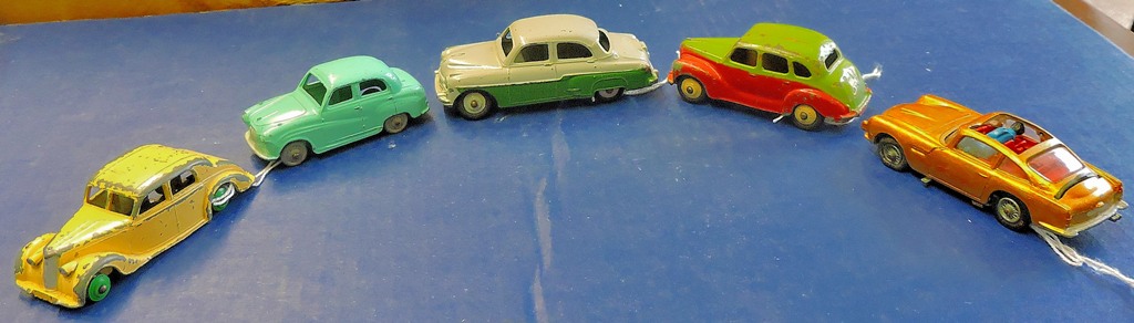 Dinky - 152 Austin Devon Saloon, Pink with Green upper Fair, 164 Vauxhall Cresta, Grey and Green