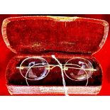 Vintage rimless gilt oval Melson Wingate framed spectacles (marked MW on RT. ARM) slight scratch