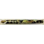 WYVERN  Perfect Pen No.81 Made in England, with WYVERN 14ct Osmiridium nib. Green marble effect