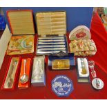 Mixed lot  Includes a set of butter knives, spoons, jewel box and other collectables