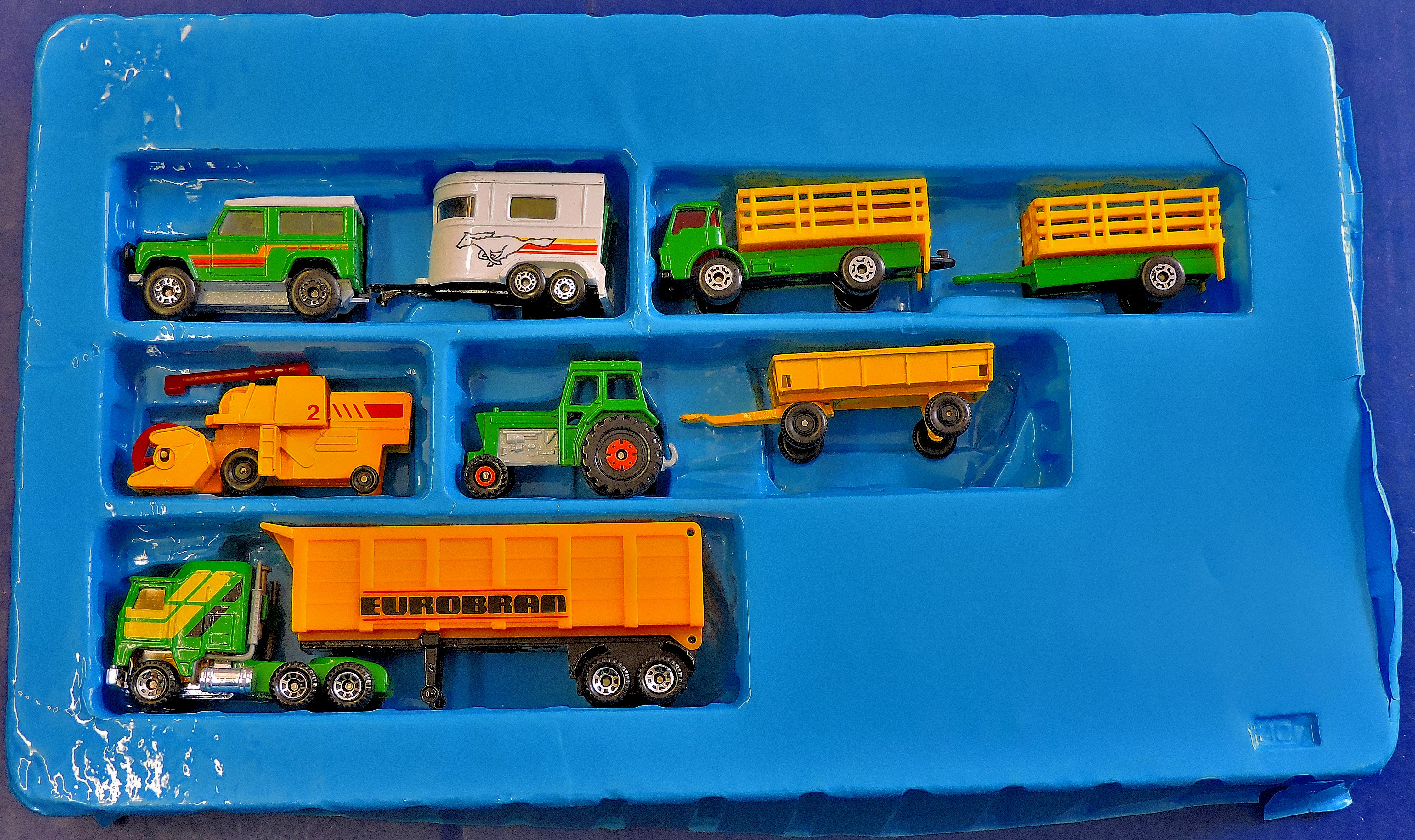 Matchbox Motor City 1990 Matchbox Farm set. MC7 Vehicles are mint condition. Box has damaged