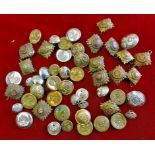 British WWI and later buttons, a mixed bag of buttons and officers pips. RAF, Coldstream Guards,