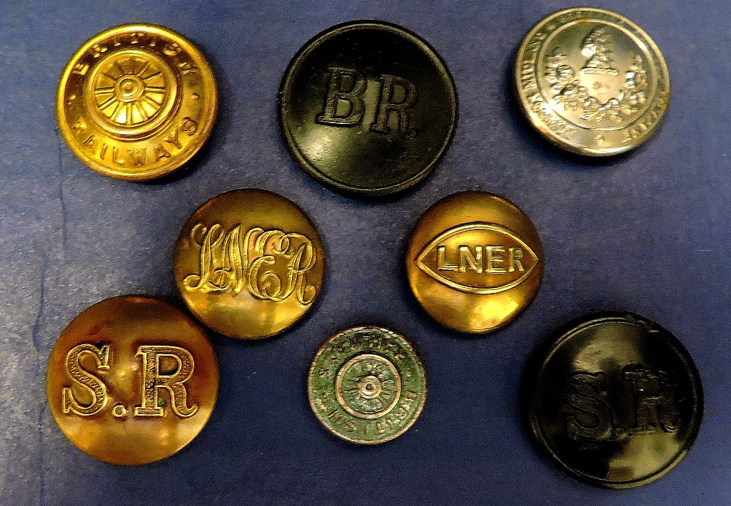 Railwayana - Railway Buttons (8) A small collection of brass, silver etc., original Railway - Image 3 of 6