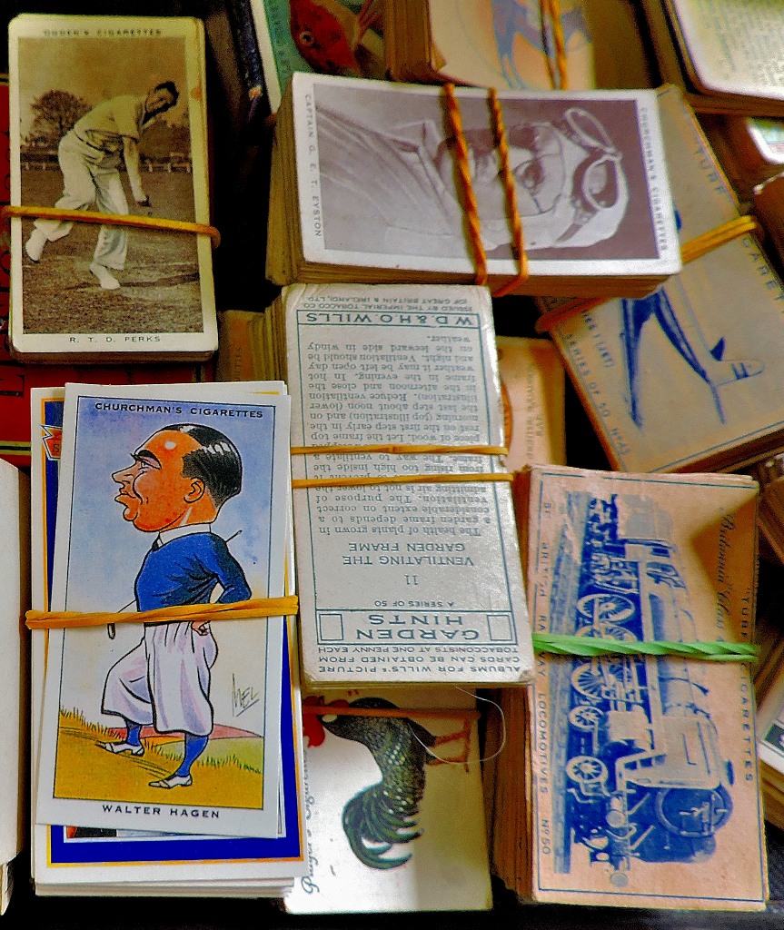 Cigarette Cards - Old-time  Accumulation in a leather-bound costing box (100's). - Image 2 of 2