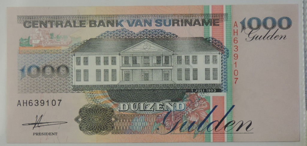 Banknotes - Various (63)  South Africa, Spain, Sri Lanka, Sudan, Suriname, Switzerland, Sweden, - Image 7 of 8