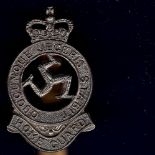 Isle of Man Home Guard service Cap Badge, QC (White Metal)