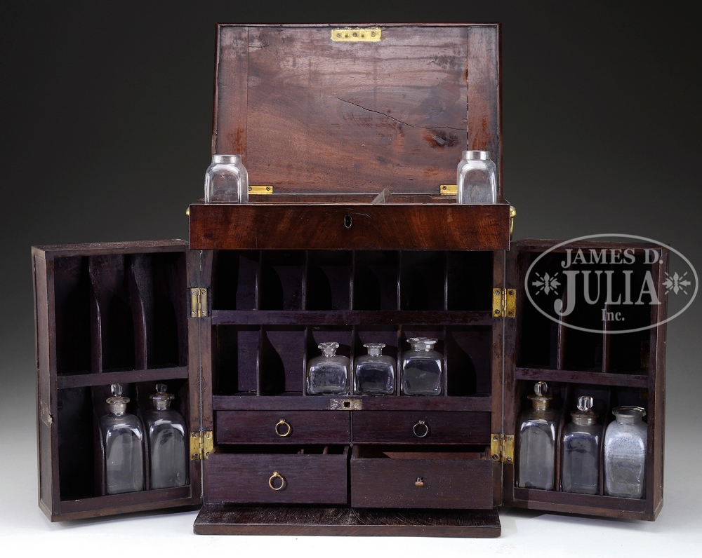 RARE PHILADELPHIA DOCTOR'S TRAVELING CABINET. Philadelphia, second quarter 19th century. Finely