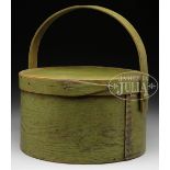 APPLE GREEN PANTRY BOX WITH LID. Circa 1820 New England. The ash and pine round box with bentwood