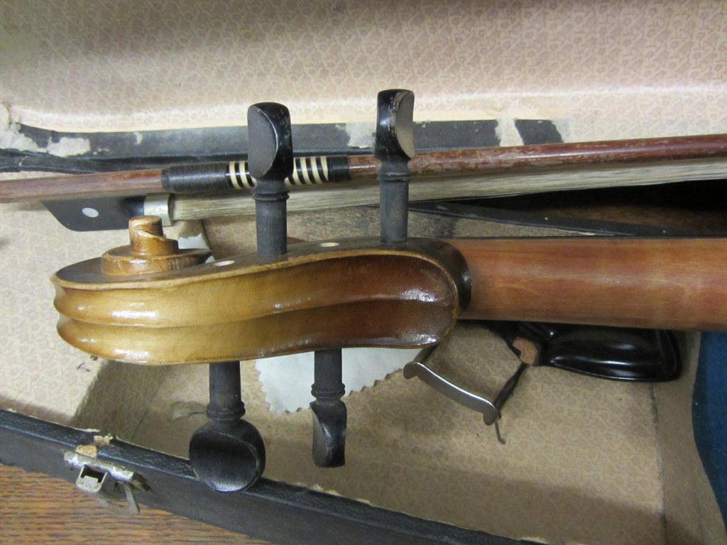 VIOLIN, cased Czechoslovakian violin with box - Image 5 of 5