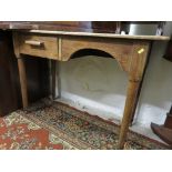 OAK DESK; Oak kneehole small desk, 39" width