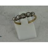 18ct yellow gold diamond ring 3g. Size: