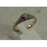 18ct gold platinum set solitaire diamond ring size: O