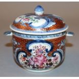 AN 18TH CENTURY CHINESE QIANLONG PERIOD FAMILLE ROSE PORCELAIN SUGAR BASIN & COVER, painted with