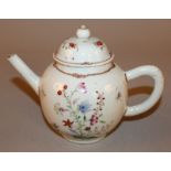 A GOOD 18TH CHINESE QIANLONG PERIOD FAMILLE ROSE PORCELAIN TEAPOT & COVER, the sides well painted