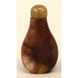 A GOOD UNUSUAL CHINESE QUARTZ SNUFF BOTTLE & STOPPER, of flattened pear-form, the stone of