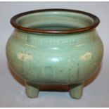 A GOOD LARGE MING DYNASTY LONGQUAN CELADON PORCELAIN TRIPOD CENSER, 15th/16th Century, the lobed