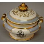 AN EARLY 19TH CENTURY CHAMBERLAIN WORCESTER ARMORIAL SAUCE TUREEN AND COVER with light blue ground.