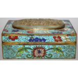 A GOOD EARLY 20TH CENTURY CHINESE JADE & CLOISONNE BOX, the hinged cover with a carved oval jade