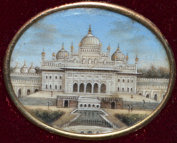 A SET OF FOUR SMALL INDIAN OVAL MINIATURES OF BUILDINGS, 1in wide, reframed in gilt and velvet - Image 2 of 4