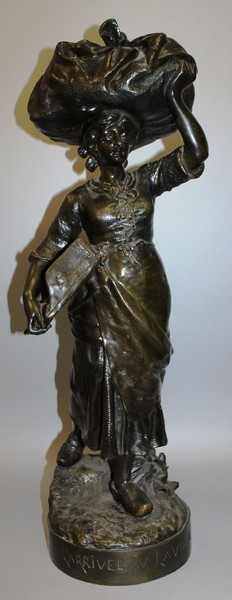 ALFRED PIERRE RICHARD (1844-1884) FRENCH “ARRIVEEA DU LAVOIR” A GOOD LARGE BRONZE OF A DUTCH WOMAN