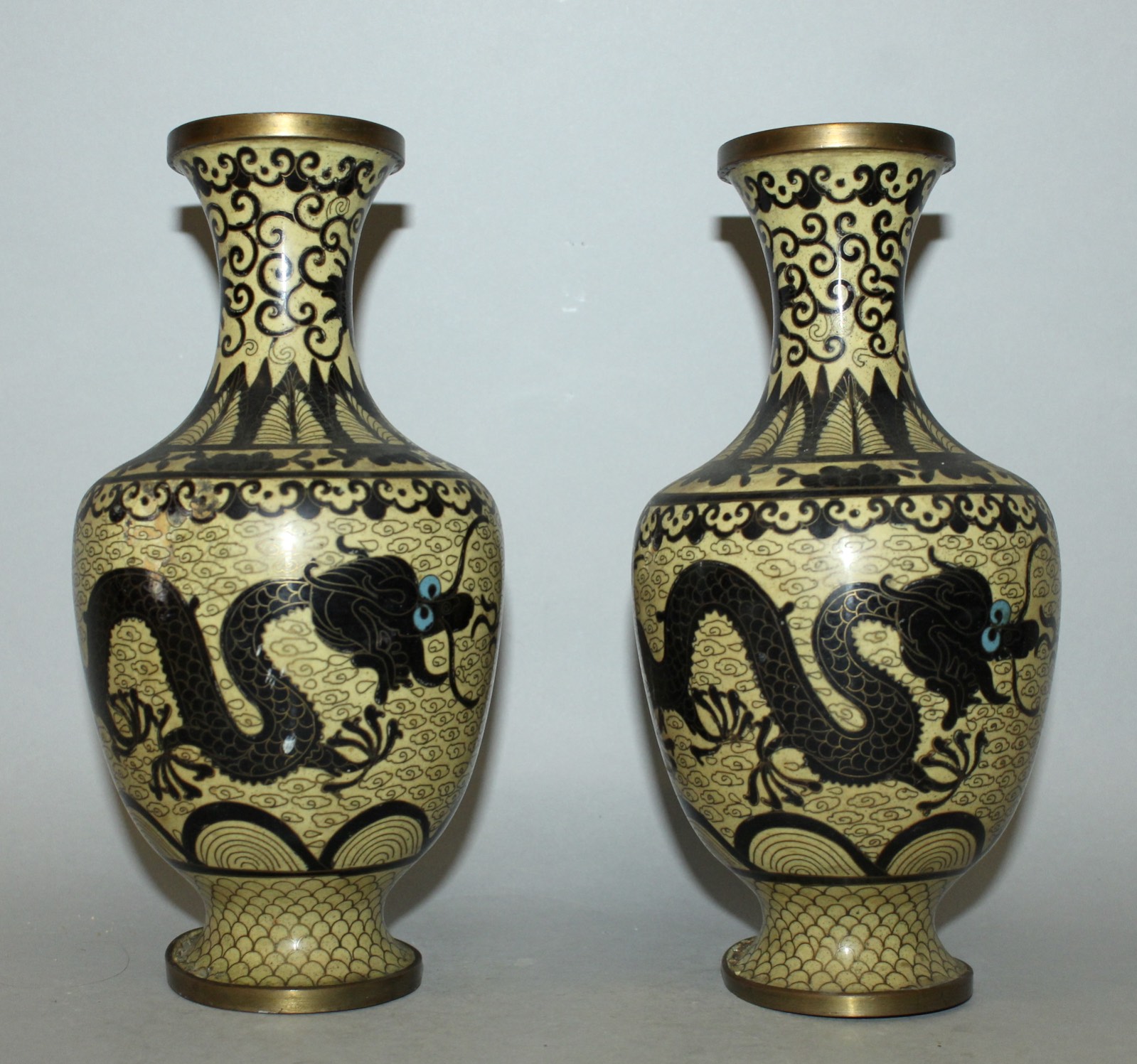 A PAIR OF EARLY 20TH CENTURY CHINESE YELLOW GROUND CLOISONNE VASES & A MATCHING BOWL, each piece - Image 2 of 5