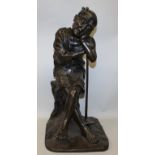 A LARGE FINE QUALITY JAPANESE MEIJI PERIOD BRONZE OKIMONO OF A RESTING FARMER, seated on a tree