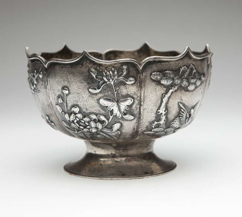 1049 A Japanese silver bowl Second quarter 20th century, maker's mark in kanji to base, possibly - Image 6 of 6