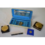 Costume jewellery inc jewellery box, 2 c