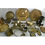 Assorted brass and copper inc trays, des