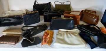 Assorted vintage handbags