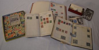 4 stamp albums & various loose stamps