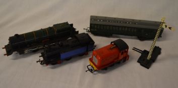 TriAng locomotives & carriages, and a Ho