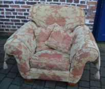 Lg upholstered armchair