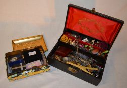 2 boxes of costume jewellery