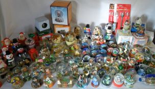 Lg collection of snow globes (2 boxes)