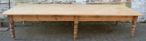 Lg pine table, 12ft x 4ft