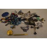 Costume jewellery including brooches, be