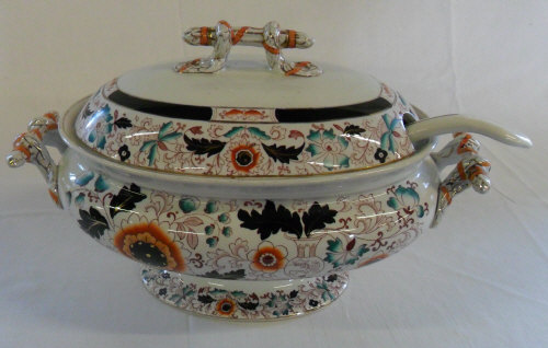 Large late Victorian tureen with ladle L